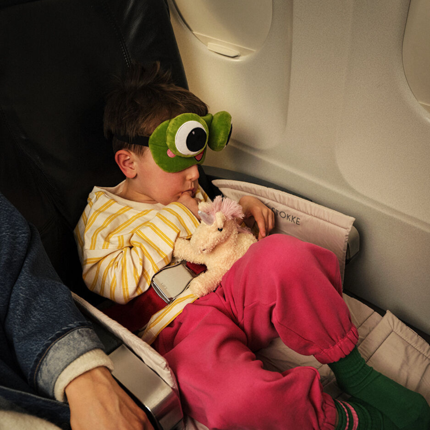 Maleta Infantil y Cama de Viaje JetKids™ BedBox™ - Azul Ártico | Stokke