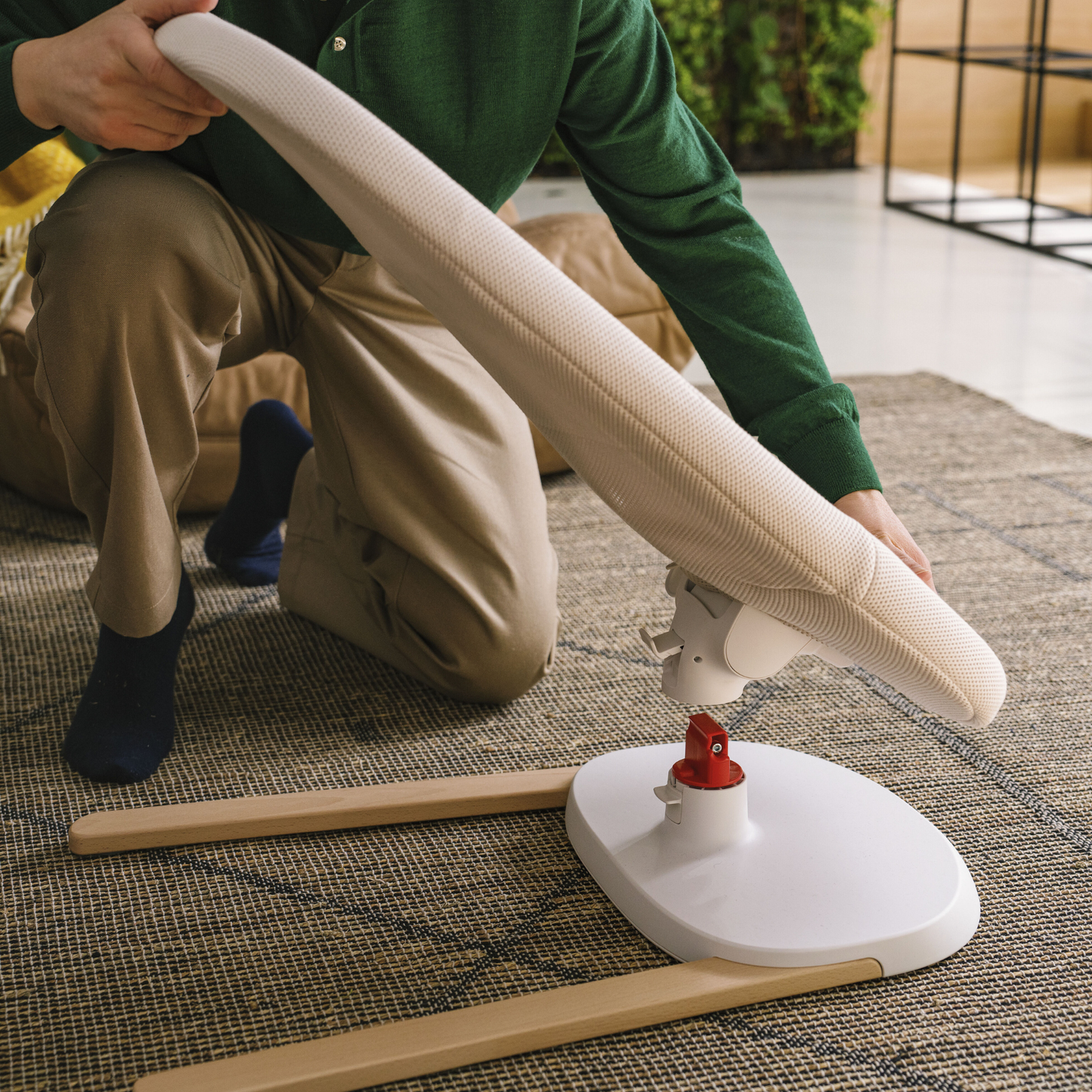 Silla Nido Mecedora Yoga™ - Light Sandᵘˢ | Stokke