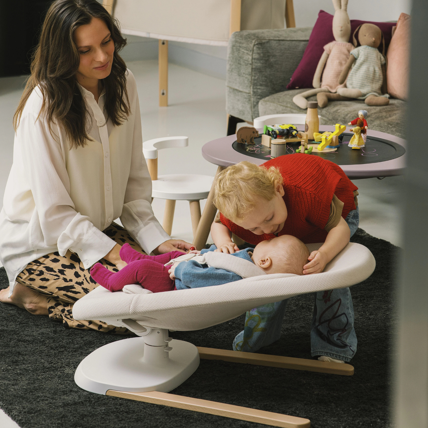 Silla Nido Mecedora Yoga™ - Light Sandᵘˢ | Stokke